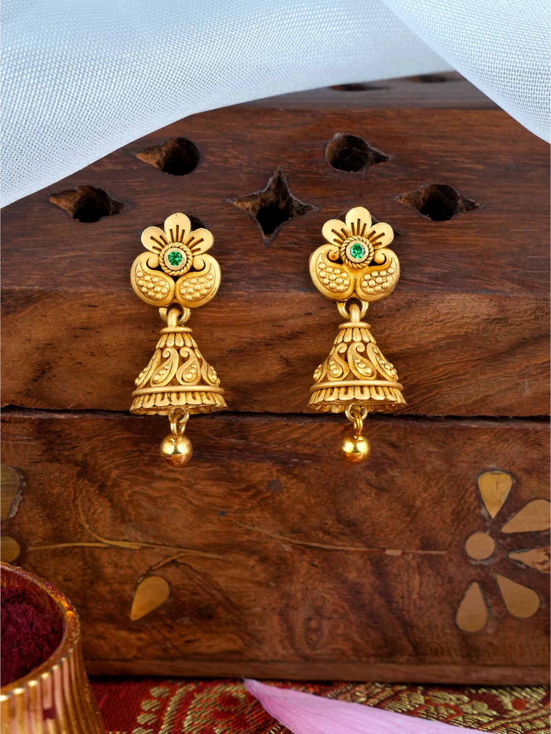 Royal Floral With Emerald Gold Earring