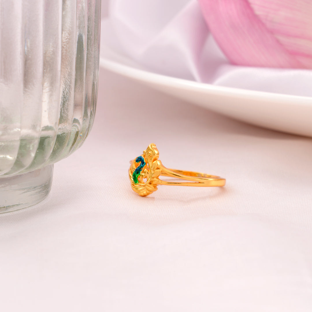 Elegant Peacock Pattern Golden Ring