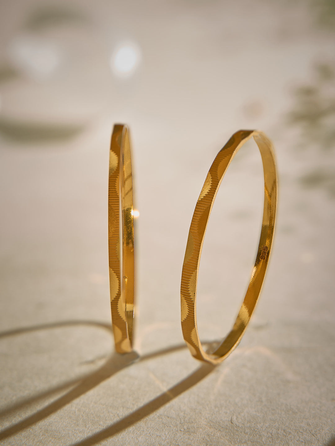 Ripple Shine Slim Bangle