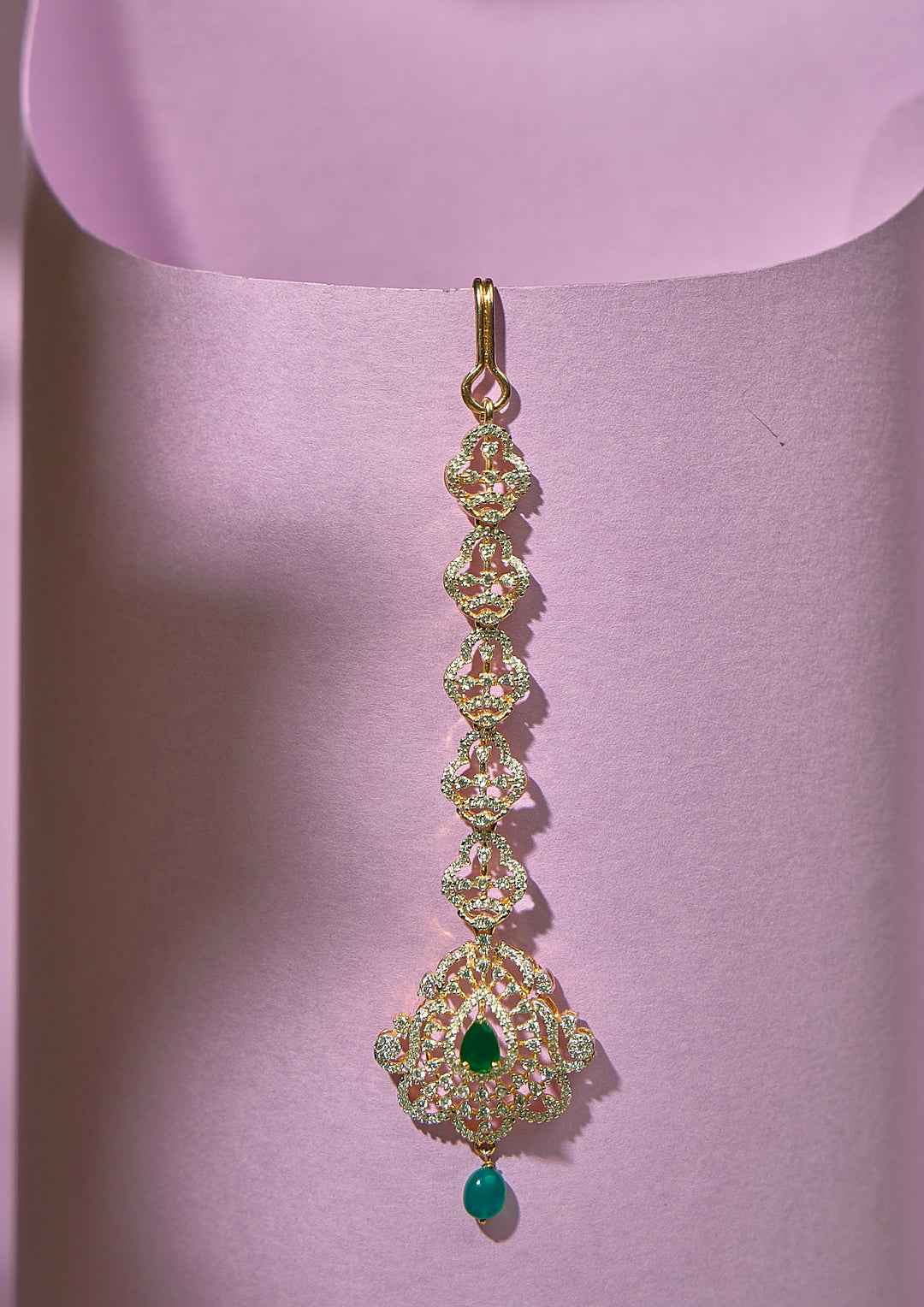 Elegant Emerald Stone Tikka