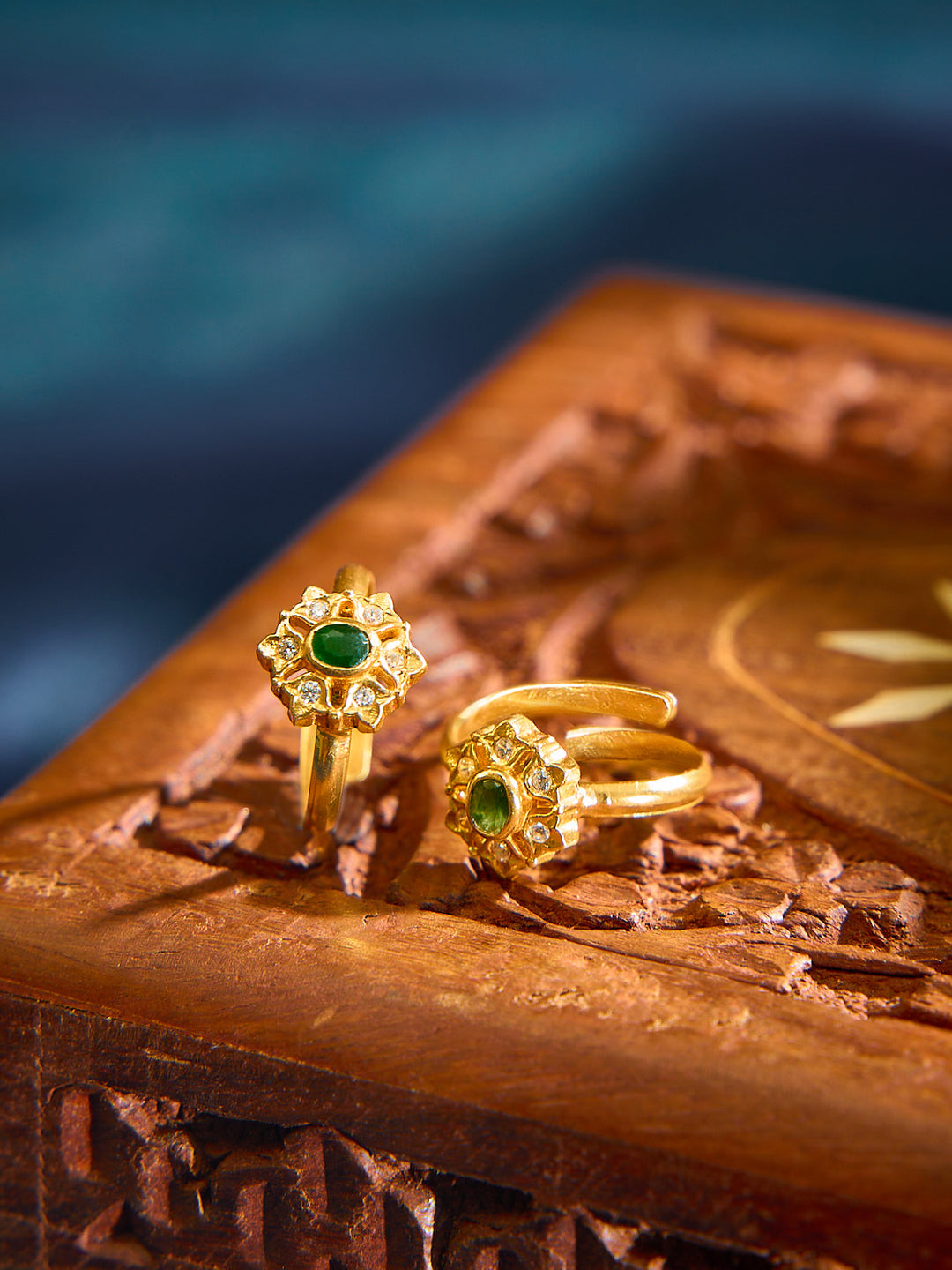 Emerald Drop Floral Toe Ring