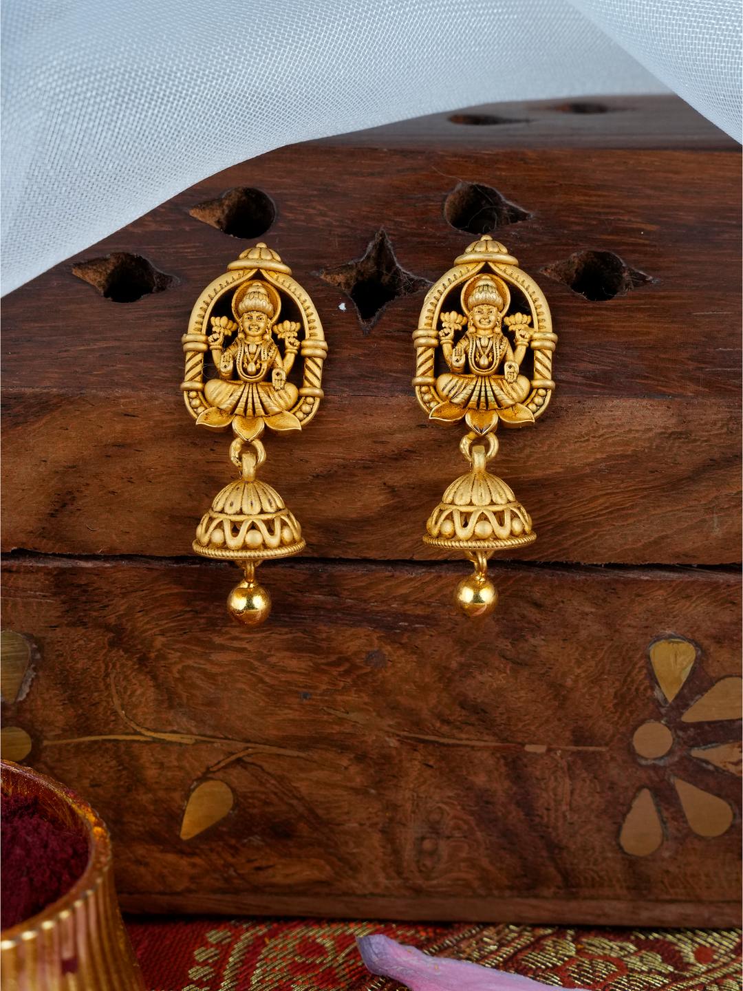 Temple Dome Lakshmi With Drop Gold Earring