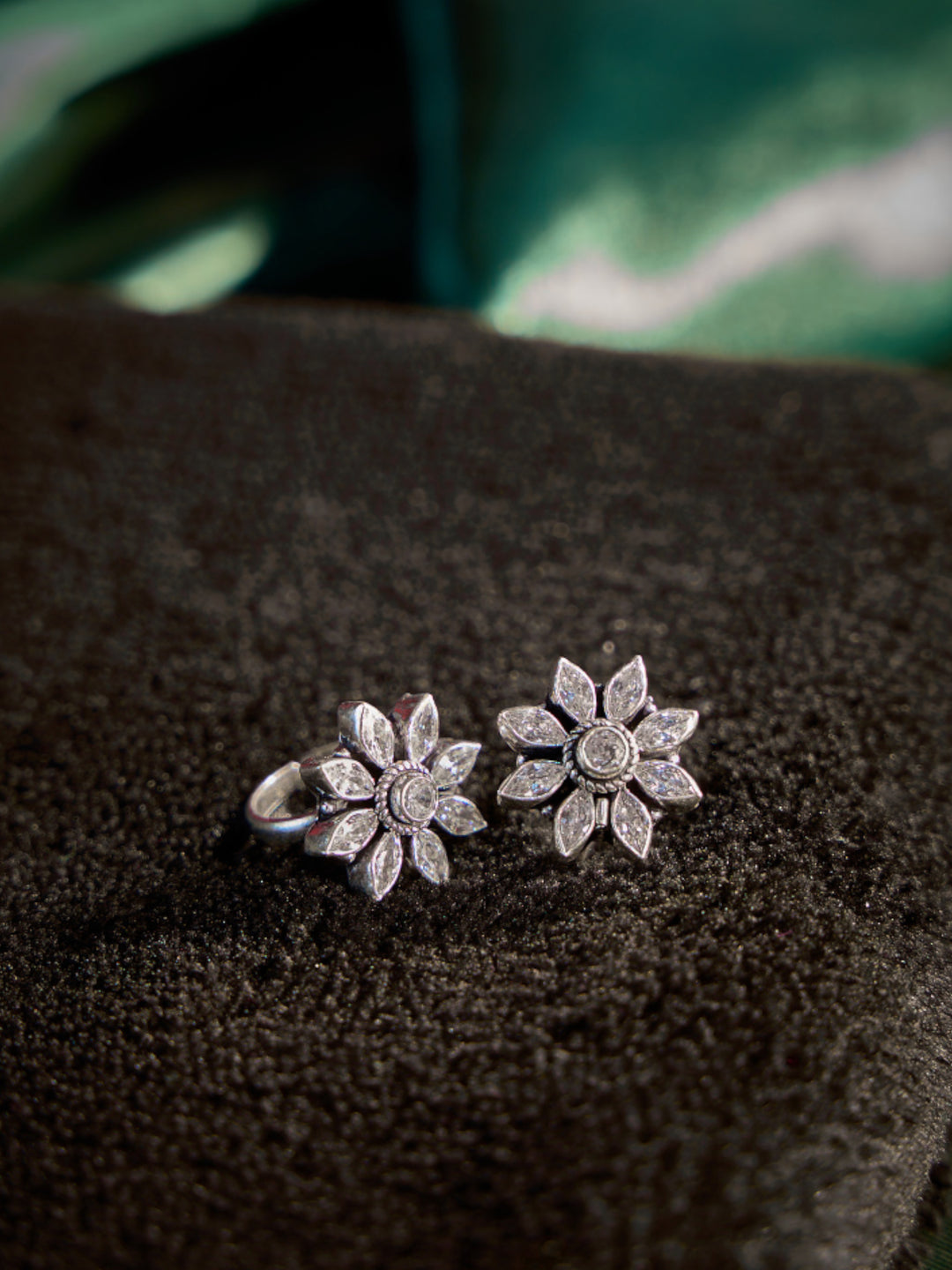 White Marquise With Round Cut Toe Ring
