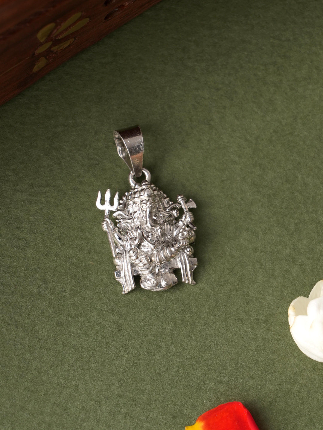 Ganpati Devotional Pendant