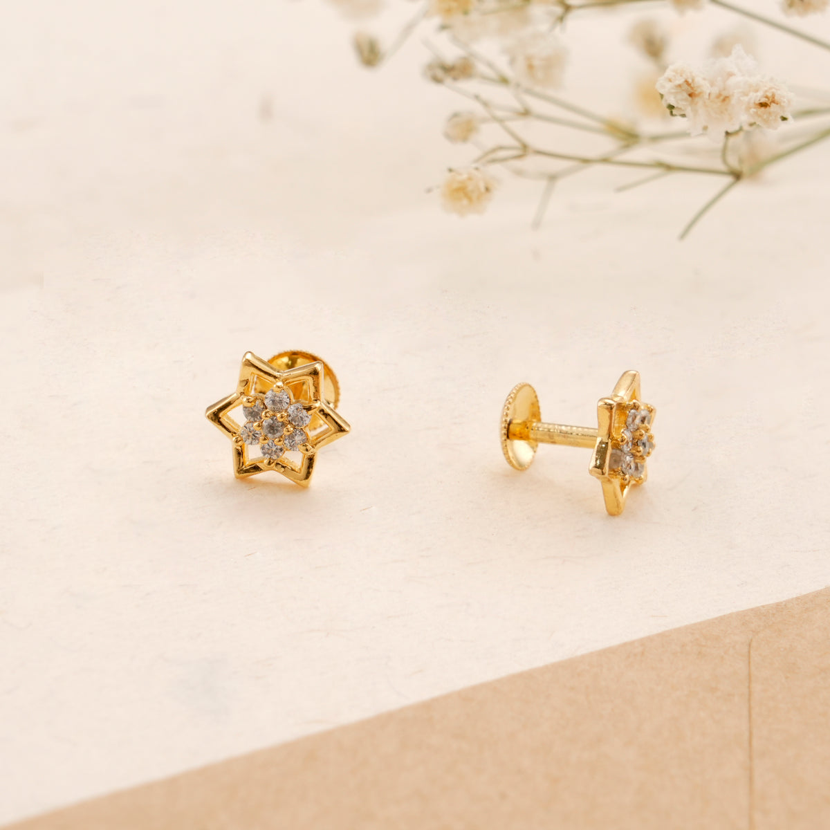 Sparkling Star Casting Golden Earring