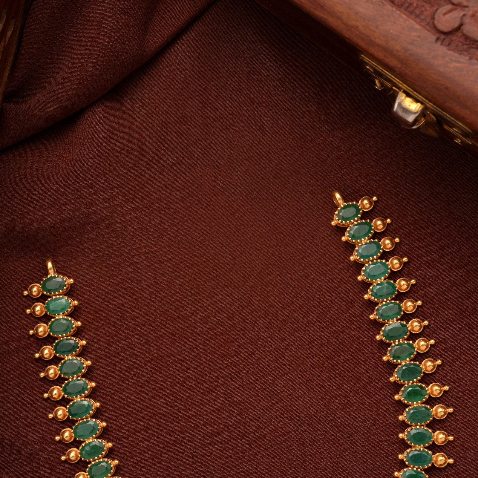 Elegant Emerald Gold Beaded Necklace