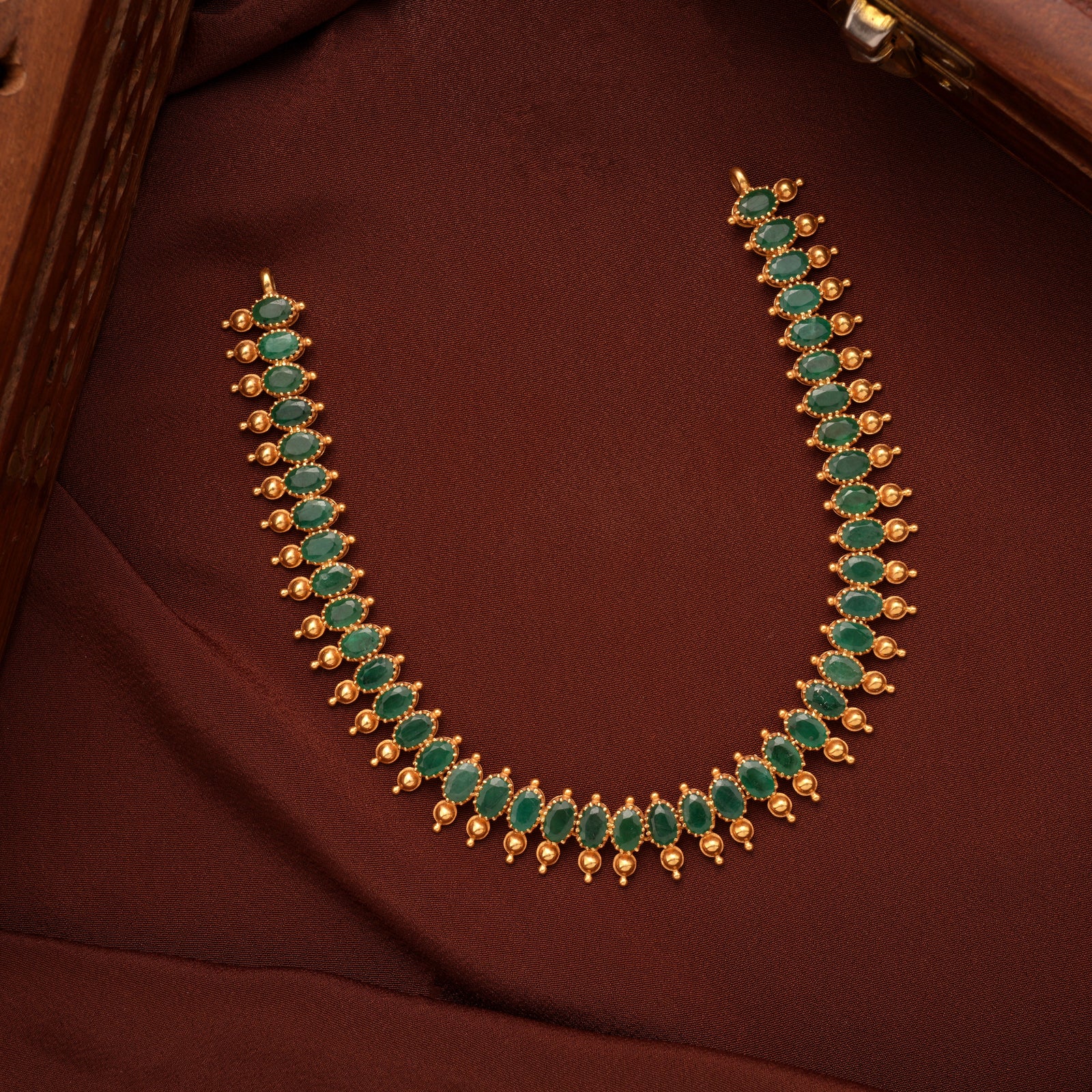 Elegant Emerald Gold Beaded Necklace