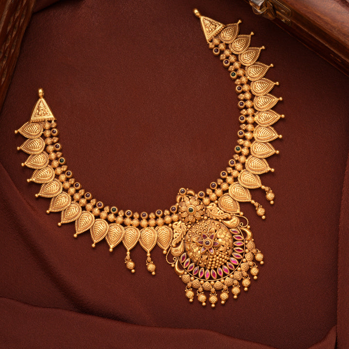 Vintage Leaf Design Gold Necklace
