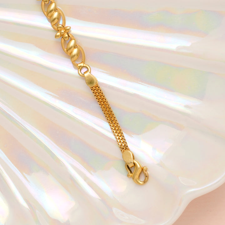 Elegant Floral and Leaf Gold Bracelet for Women