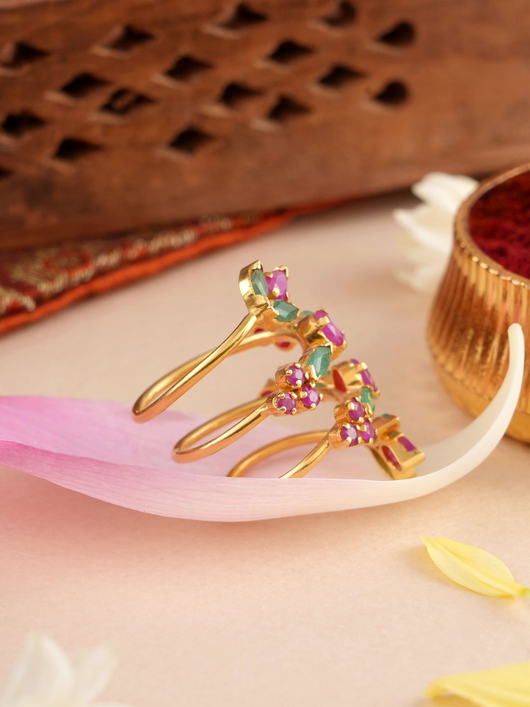 Spiral Gold Ring with Emerald and Ruby