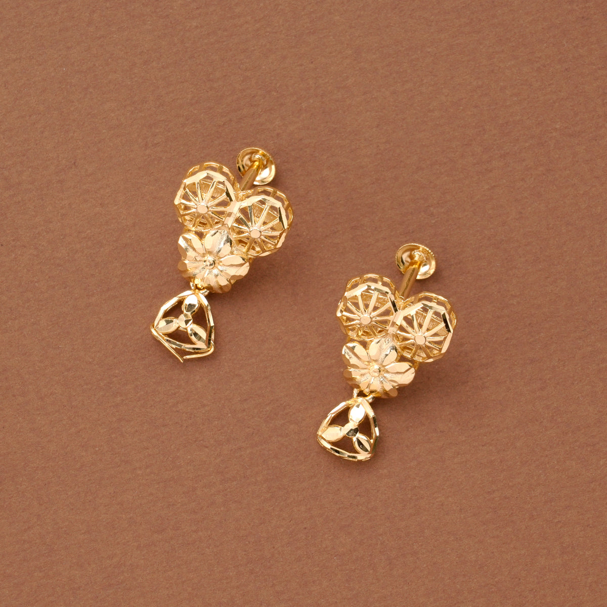 Star Shape Casting Floral Golden Necklace Set