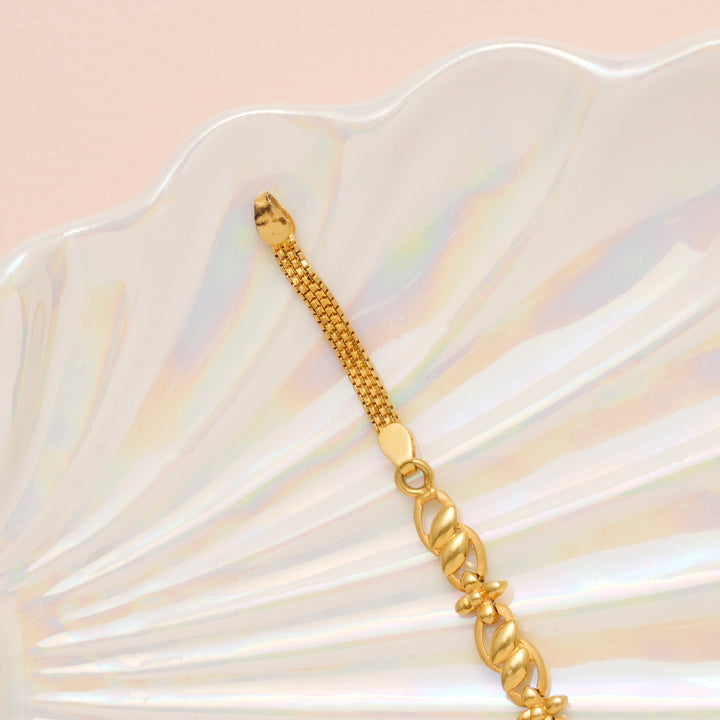 Elegant Floral and Leaf Gold Bracelet for Women