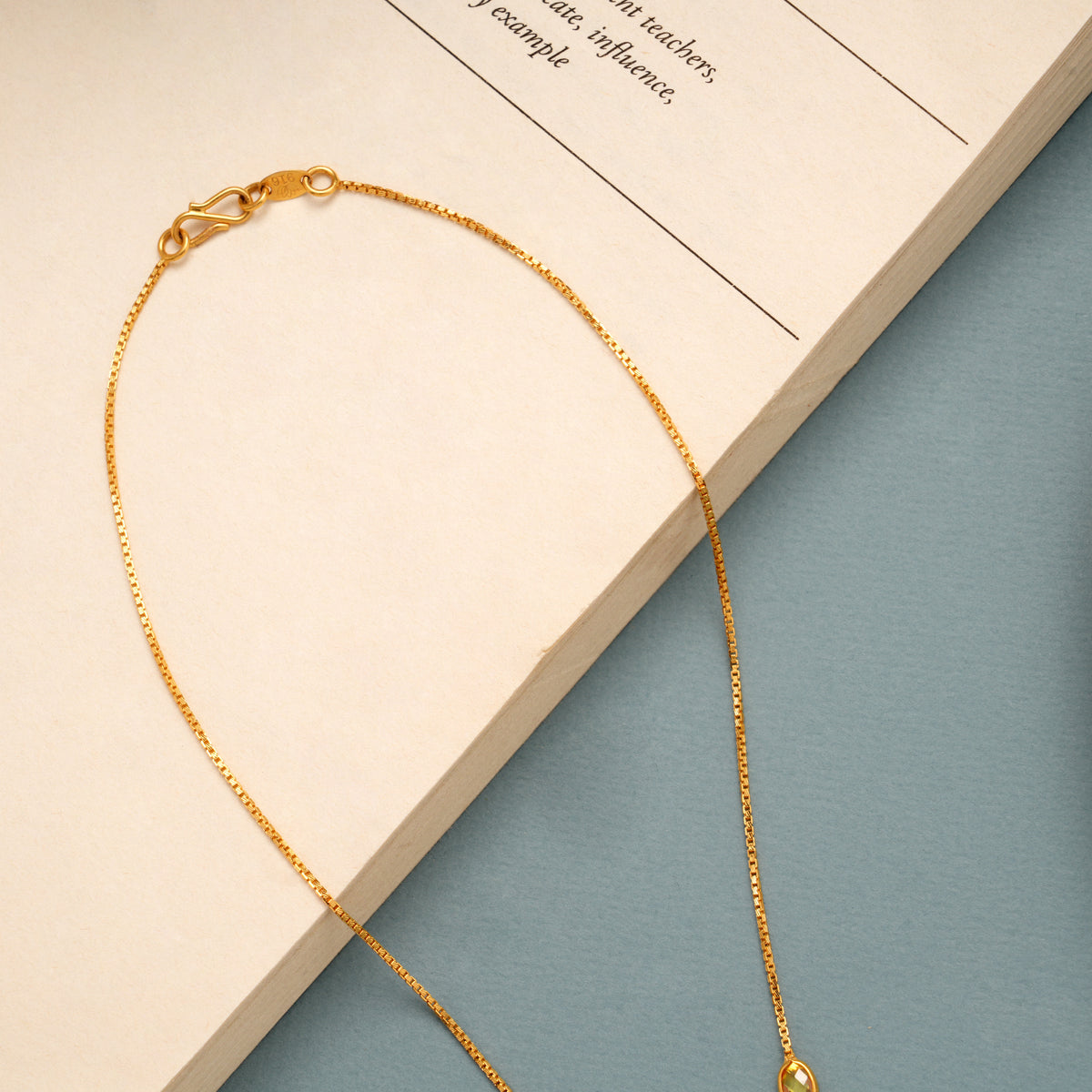 Classic Green Stone Tear Drop Design Gold Chain