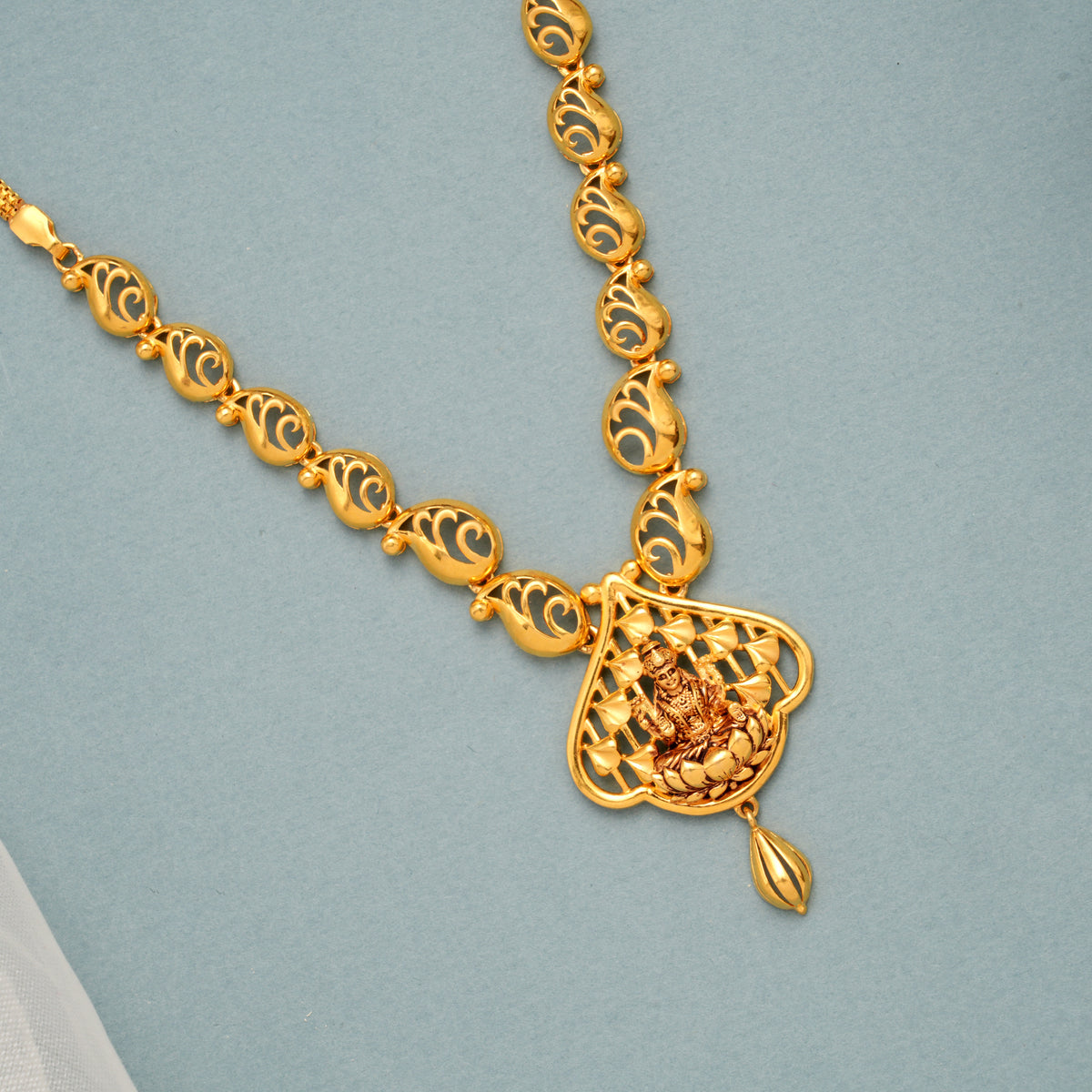 Heritage Mango Design with Lakshmi Gold Necklace