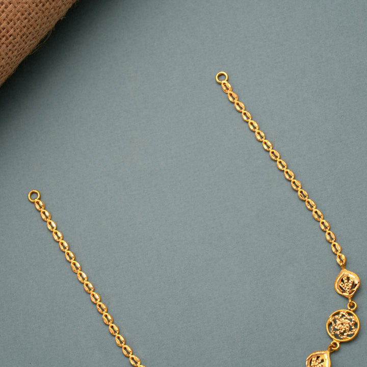 Beautiful Floral Gold Chain Necklace