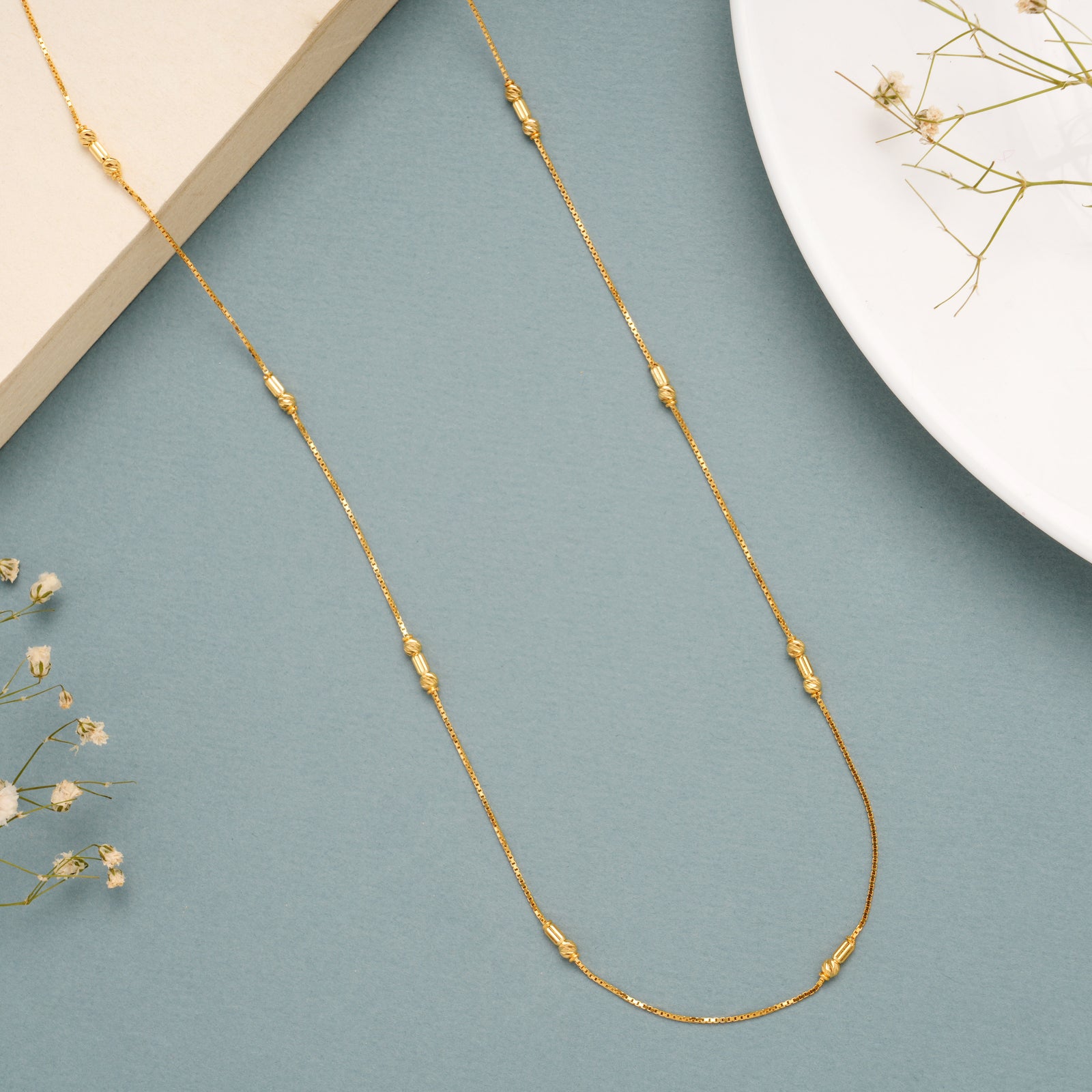Ethnic Box with Small Gold Beads Chain