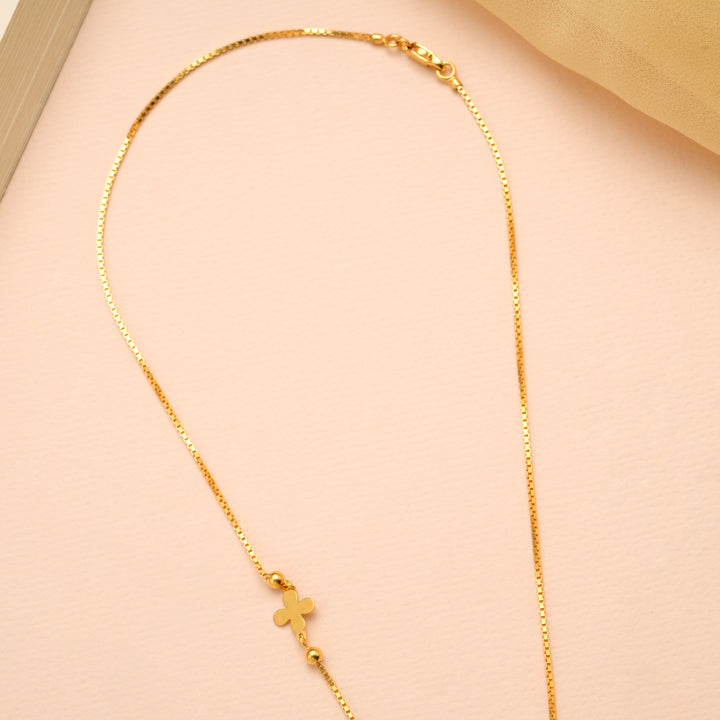 Pretty Bouquet Pendant Gold Necklace