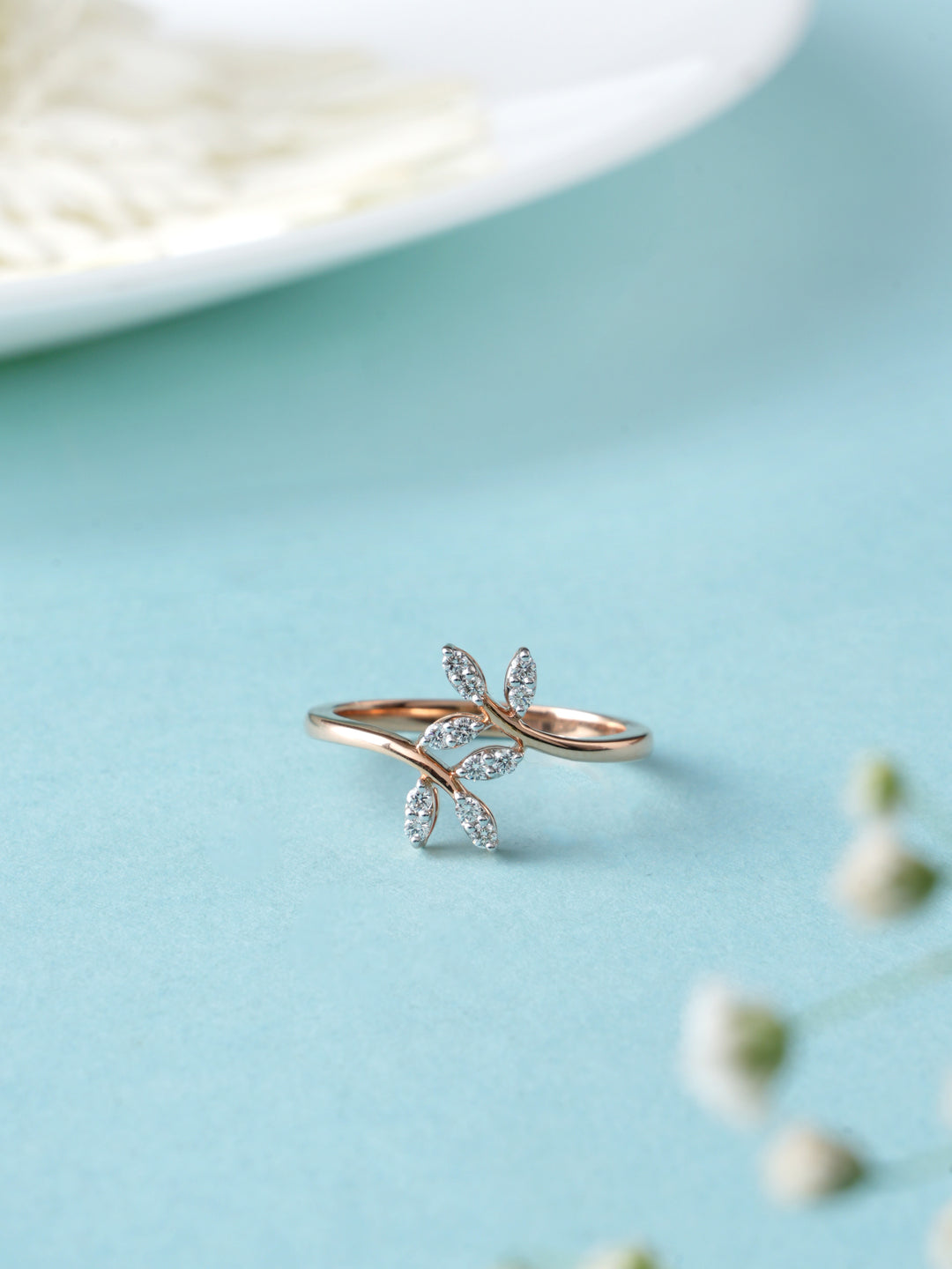Leaf Pattern Diamond Ring for Women