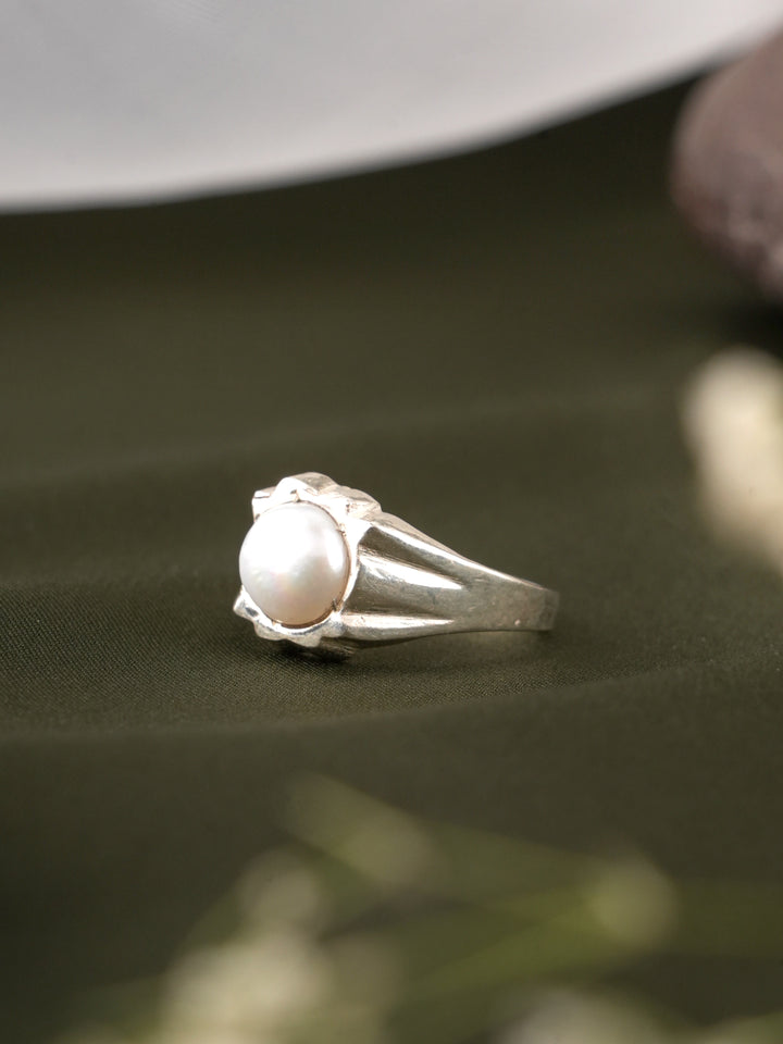 Pearl Silver Ring with Elegant Look