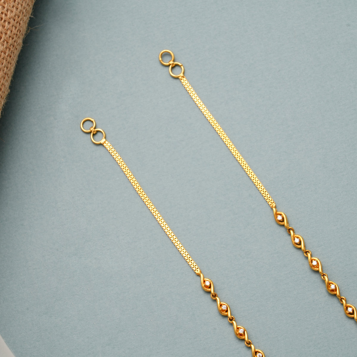 Elegant Twisted Gold Mattal