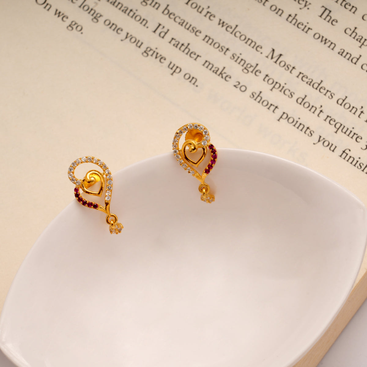 Radiant Floral Leaf Golden Necklace Set