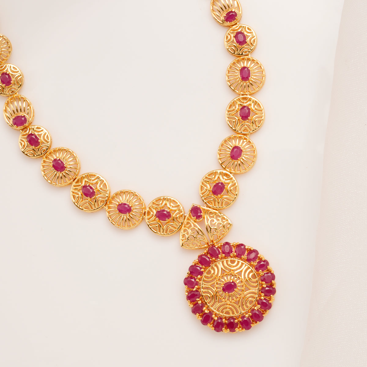Classic Circular Ruby Necklace Set
