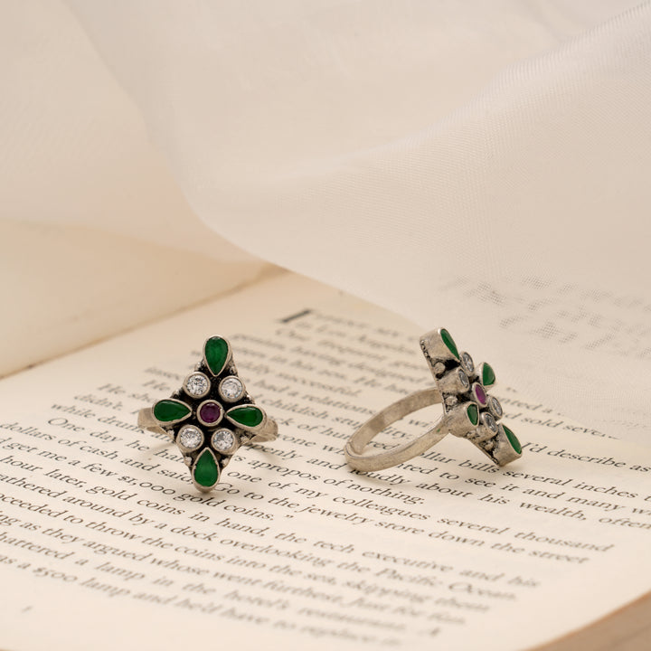 Antique Floral Design Silver Toe Ring