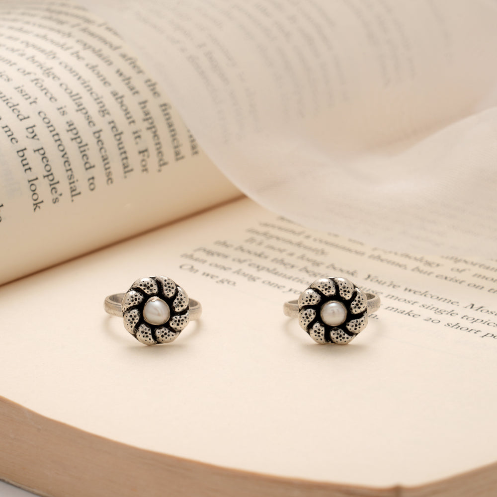Classic Floral Design Silver Toe Ring