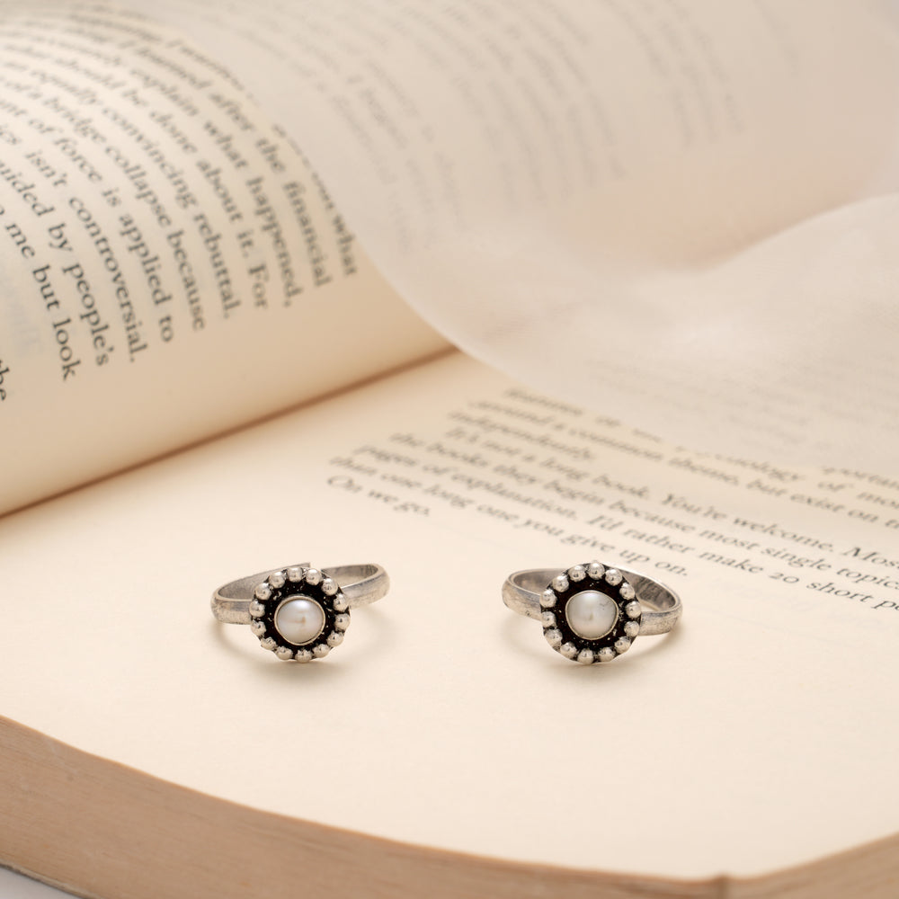 Minimal Flower Design Silver Toe Ring