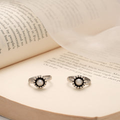 Minimal Flower Design Silver Toe Ring