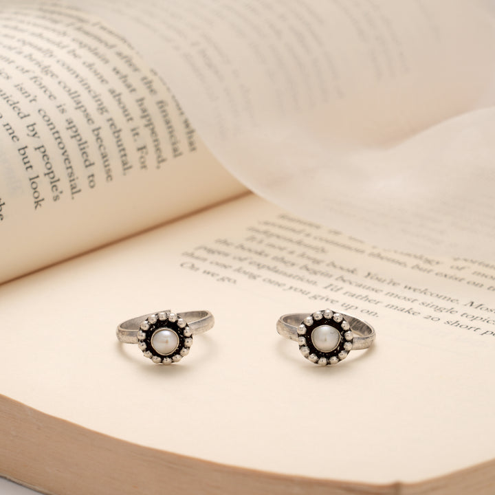 Minimal Flower Design Silver Toe Ring