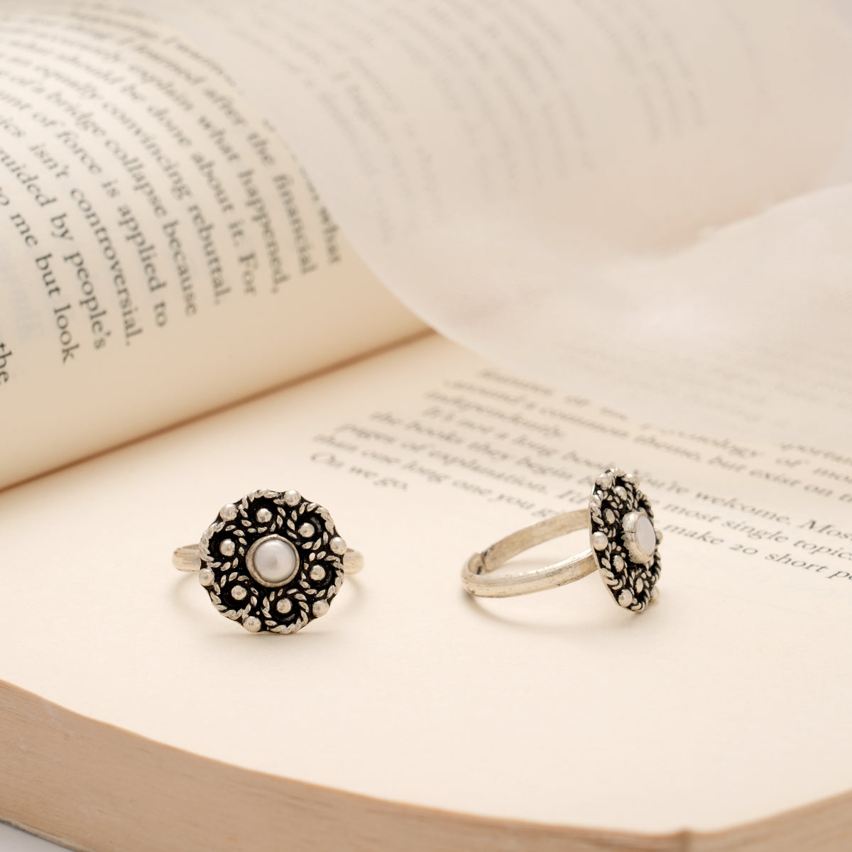Antique Crown Design Floral Silver Toe Ring