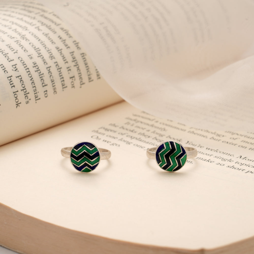 Geometric Wavy Design Enamel Silver Toe Ring