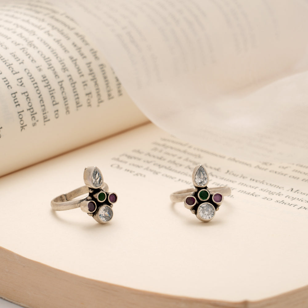 Tiny Charm Teardrop White Stone Silver Toe Ring