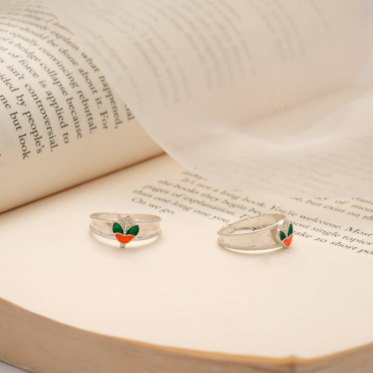Little Charm Leafy Enamel Silver Toe Ring