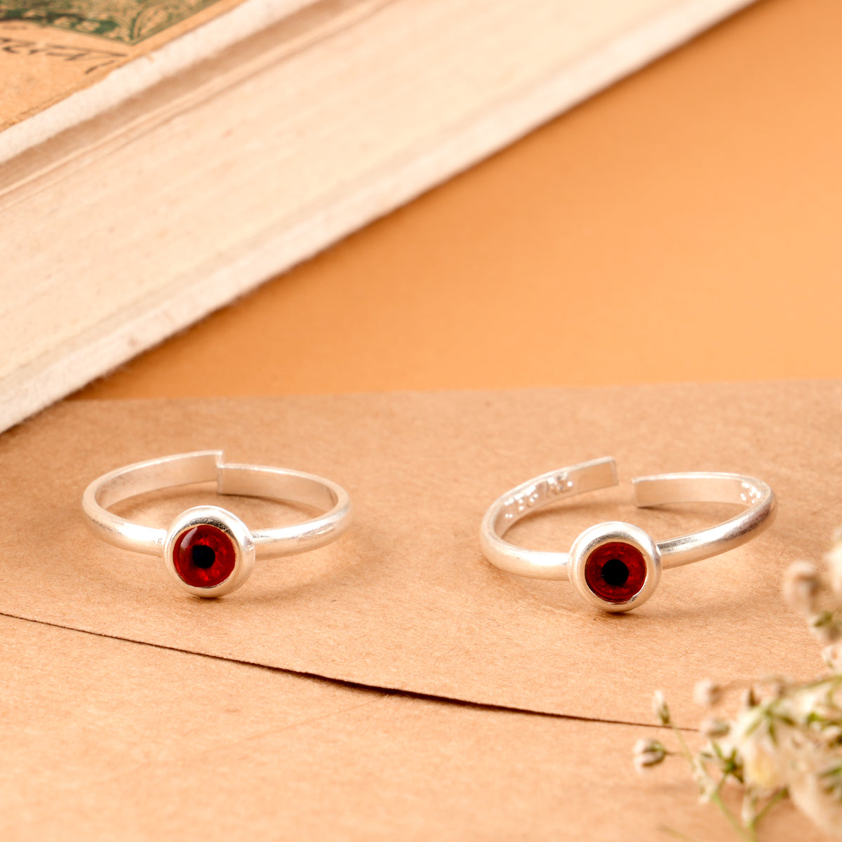 Circle Design Red Enamel Silver Toe Ring
