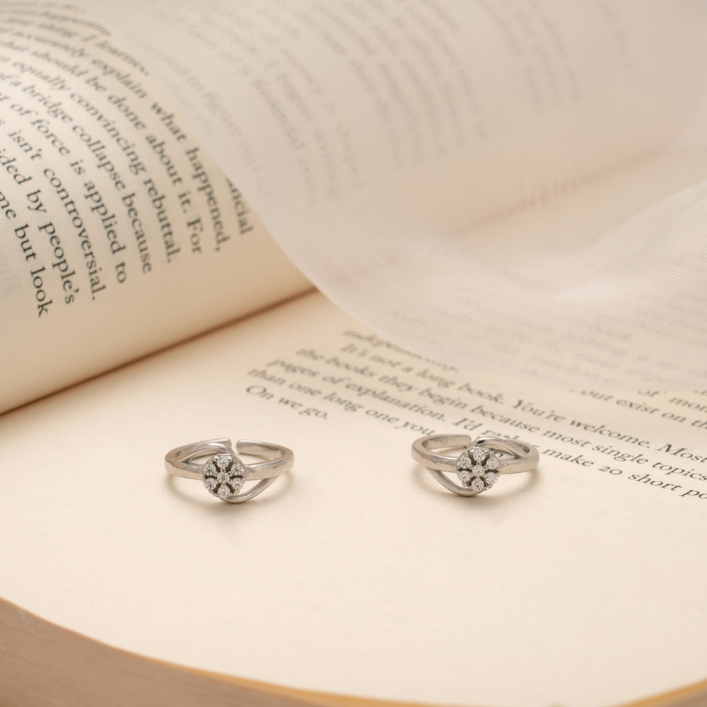 Minimal Circle Flower Design Silver Toe Ring