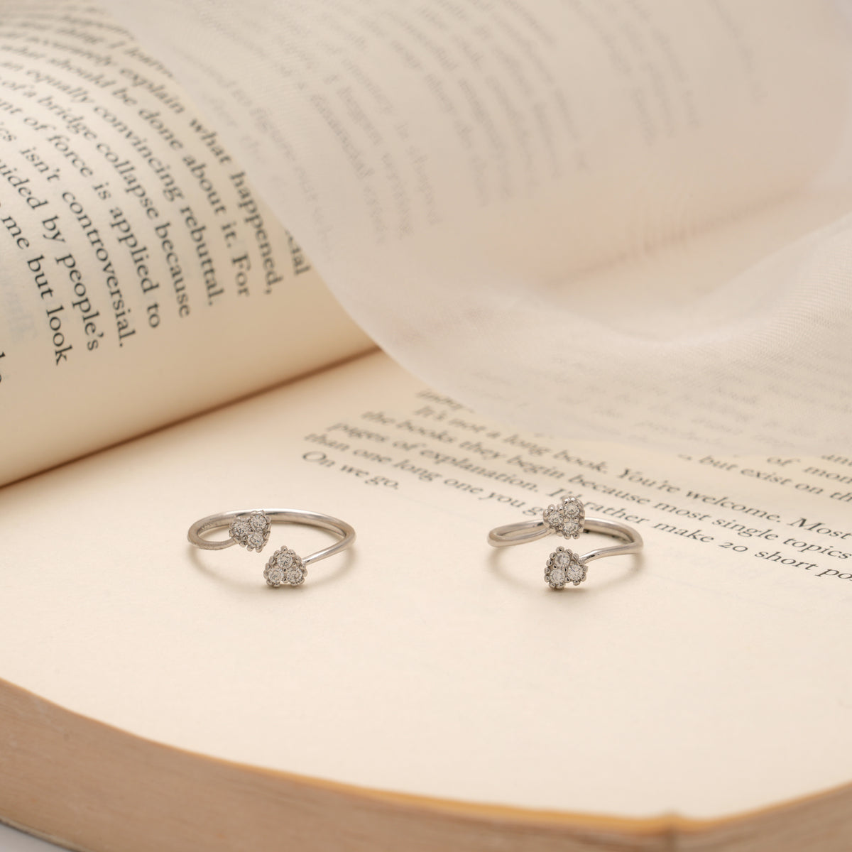 Tiny Charm Dual Heart Design Silver Toe Ring