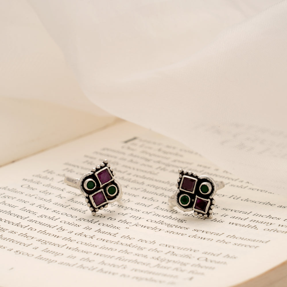 Antique Square Ruby Design Silver Toe Ring
