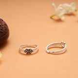 Bold Green Leaf Pattern Silver Toe Ring