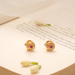 Minimal Ruby Circle Feather Kundan Golden Stud