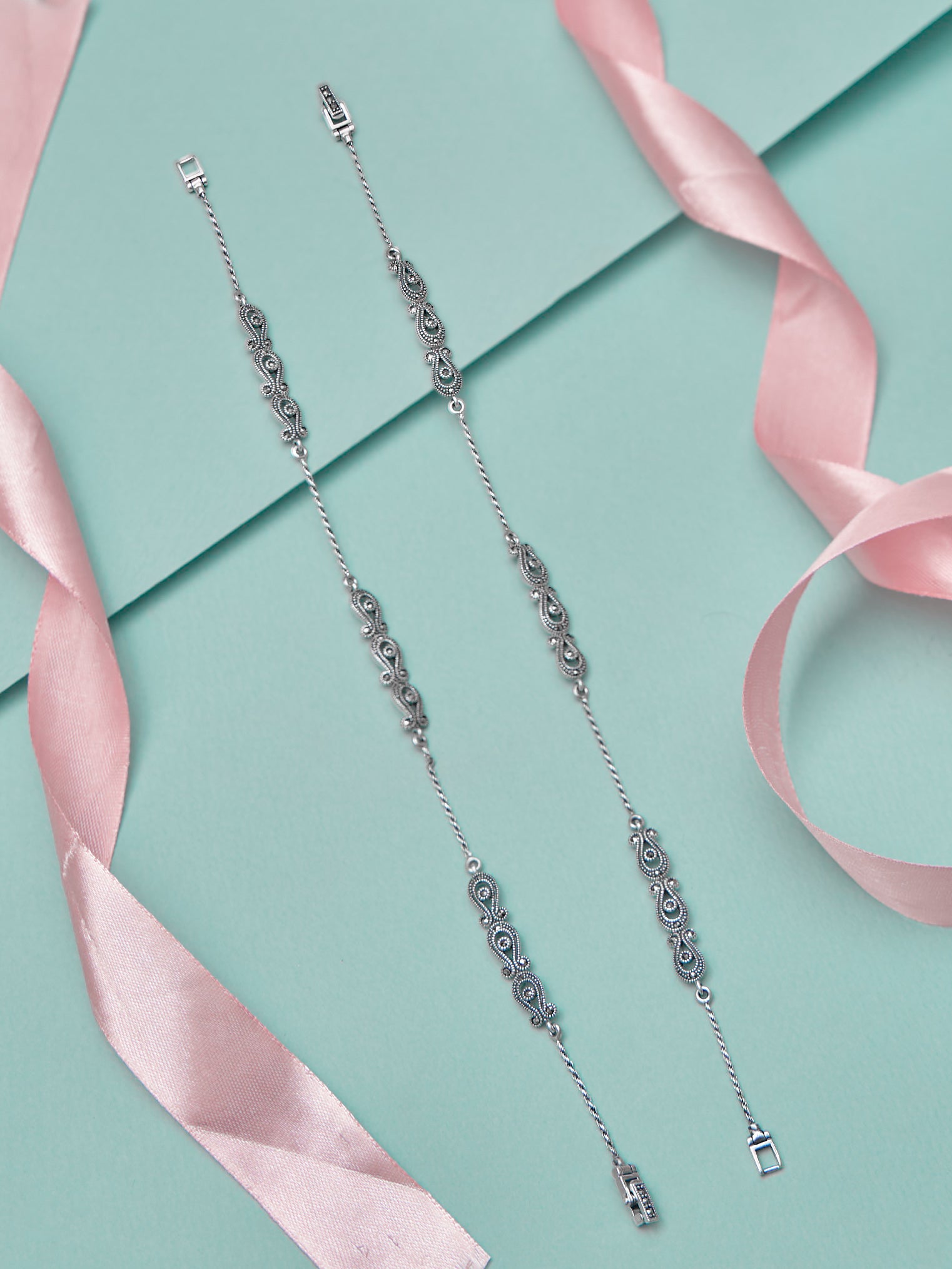 Elegant Dual Tone Charm Anklet