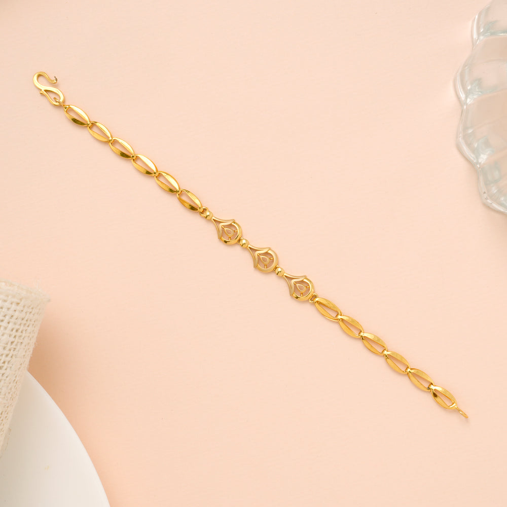 Tri Floral Oval Shape Link Gold Bracelet for Women