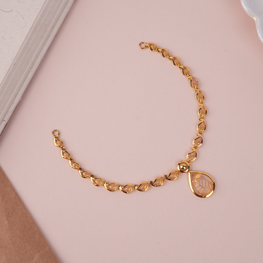 Elegant Tear Drop Casting Design Gold Necklace