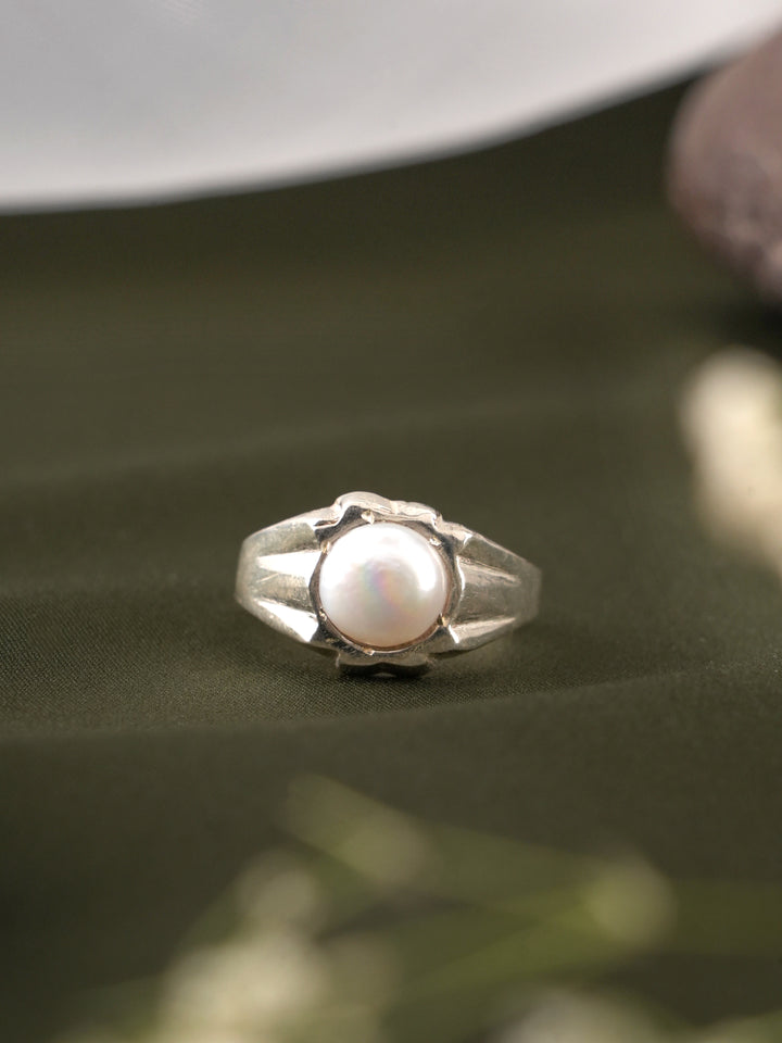Pearl Silver Ring with Elegant Look