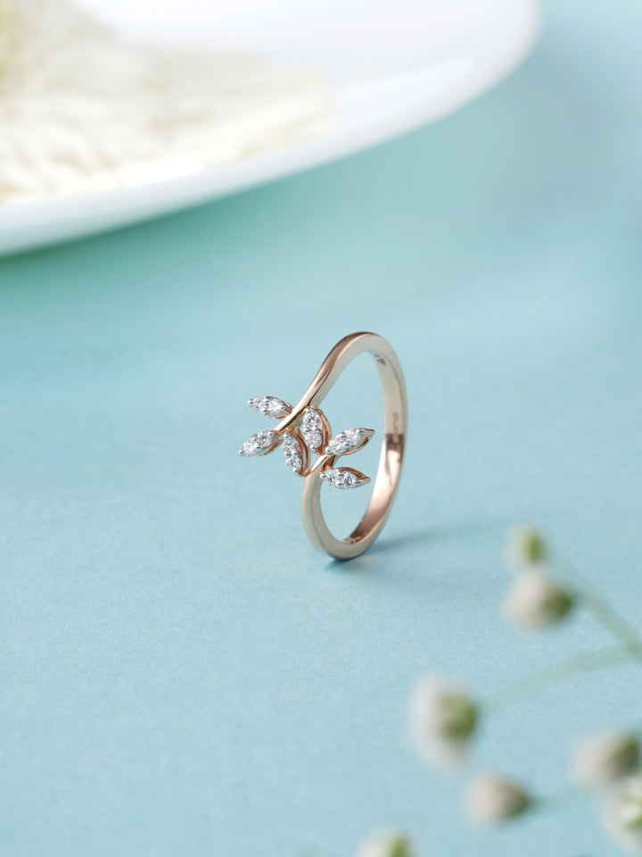 Leaf Pattern Diamond Ring for Women