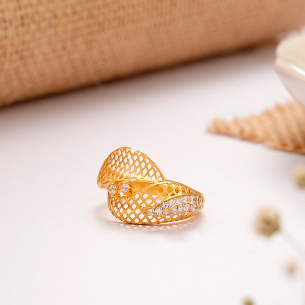 Curved Lattice Design Golden Ring