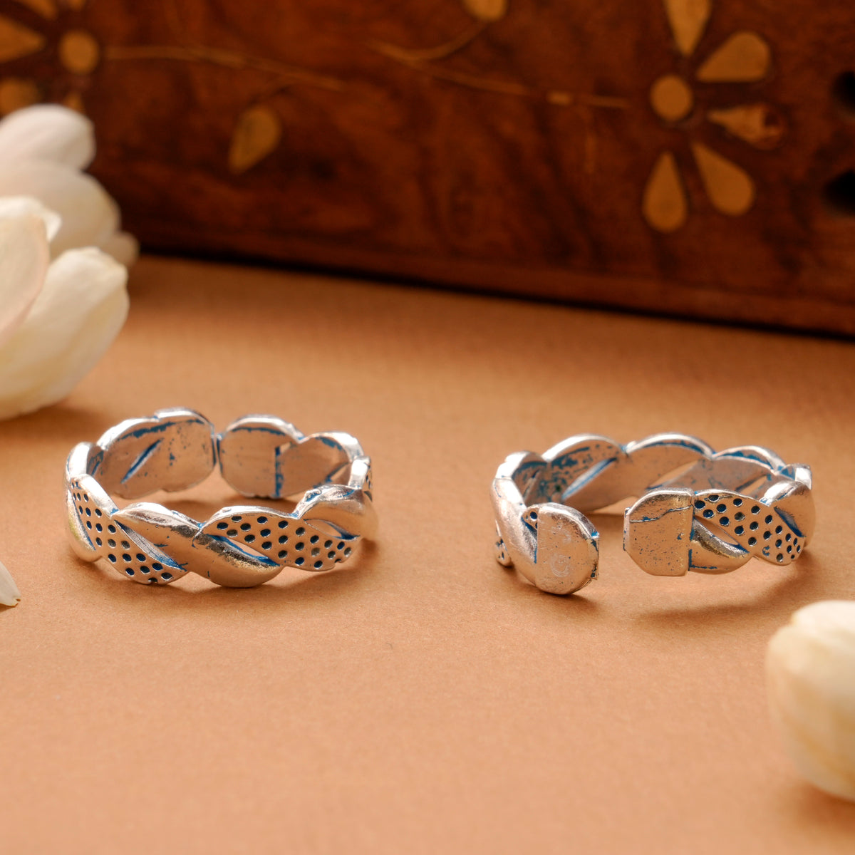 Antique Twist Silver Toe Ring