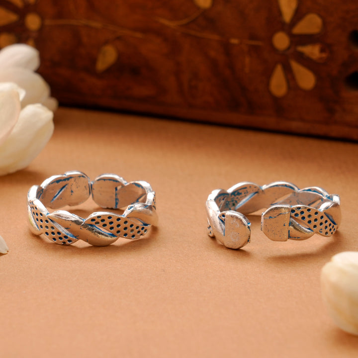 Antique Twist Silver Toe Ring