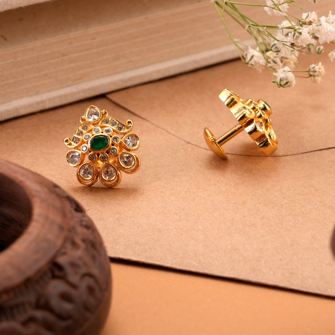 Floral Design Single Emerald Kundan Stud